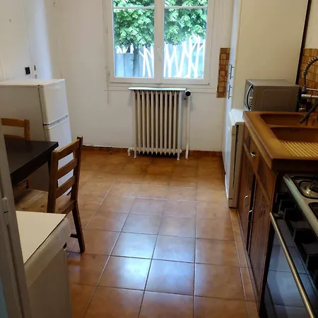 1 Privee 1 A 2 Voyageurs ,cuisine & Toilette Partagees ,1 Private 1 At 2 Guests,shares Kitchen &toilet * Vitry-sur-Seine